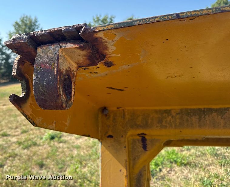 image for item DW6621 Caterpillar dozer parts 