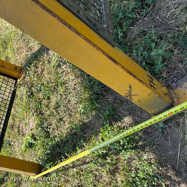 image for item DW6621 Caterpillar dozer parts 