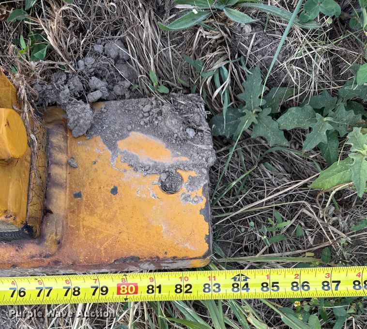 image for item DW6621 Caterpillar dozer parts 