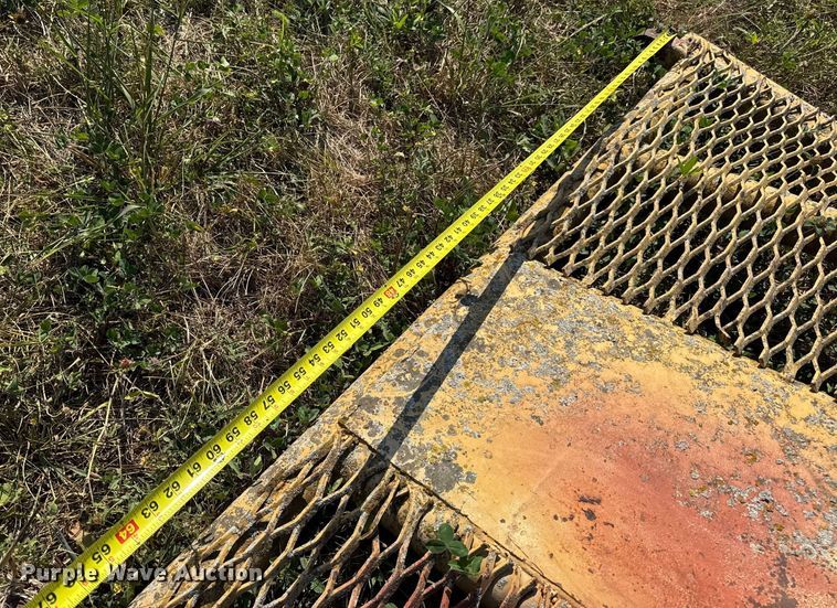 image for item DW6621 Caterpillar dozer parts 