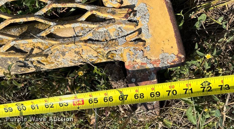 image for item DW6621 Caterpillar dozer parts 