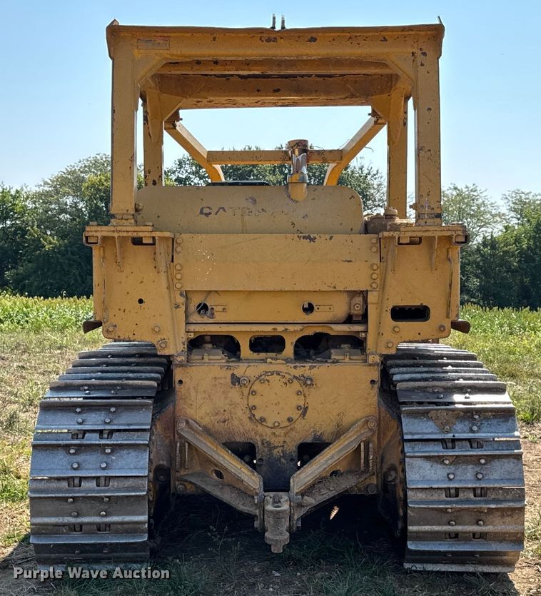 image for item DW6622 1973 Caterpillar D7F dozer