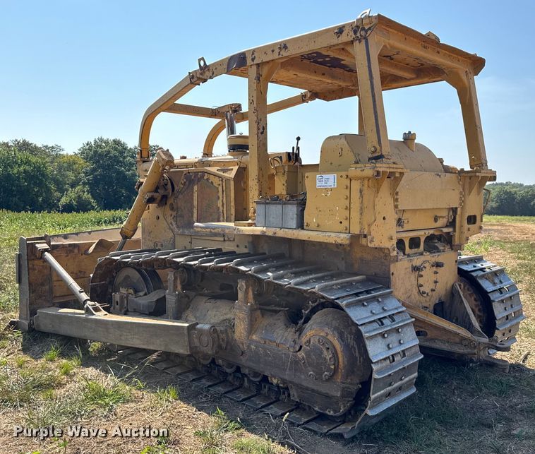 image for item DW6622 1973 Caterpillar D7F dozer