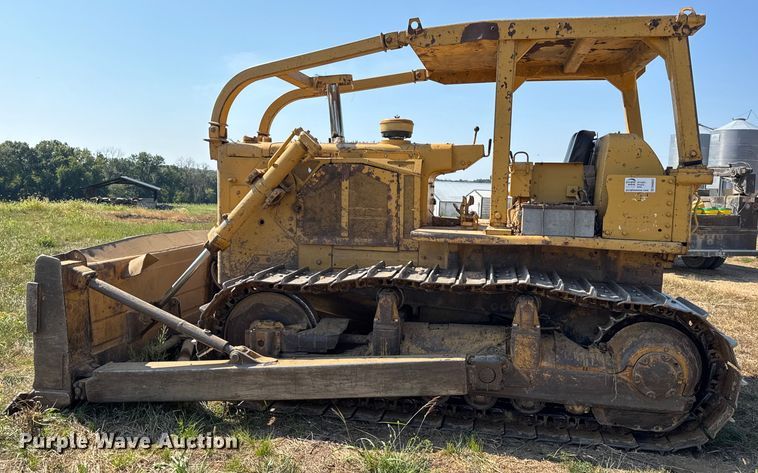 image for item DW6622 1973 Caterpillar D7F dozer