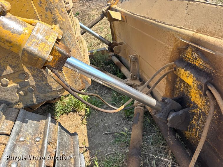 image for item DW6622 1973 Caterpillar D7F dozer