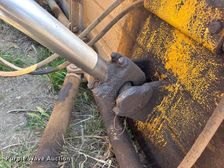 image for item DW6622 1973 Caterpillar D7F dozer