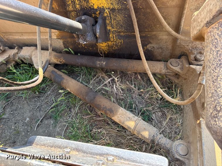 image for item DW6622 1973 Caterpillar D7F dozer