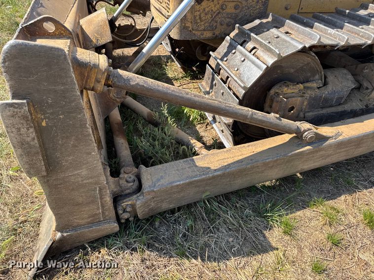 image for item DW6622 1973 Caterpillar D7F dozer