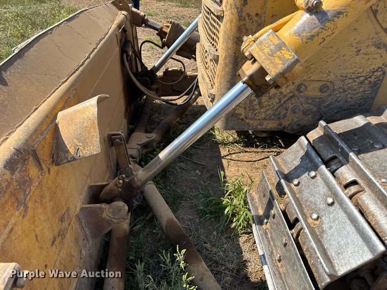 image for item DW6622 1973 Caterpillar D7F dozer