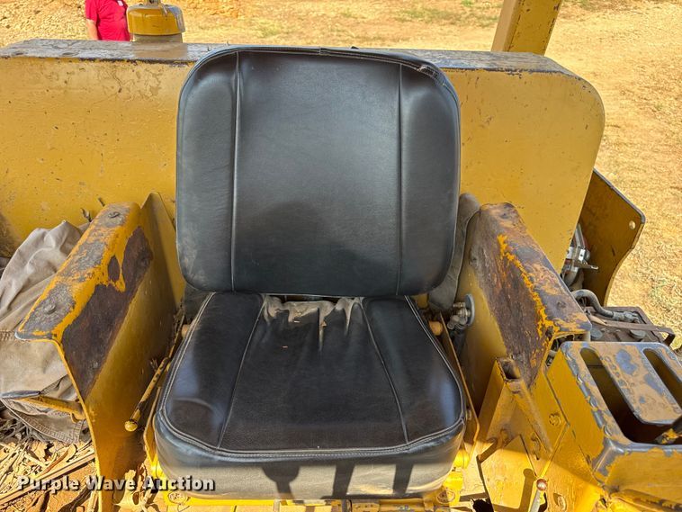 image for item DW6622 1973 Caterpillar D7F dozer