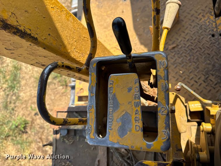 image for item DW6622 1973 Caterpillar D7F dozer