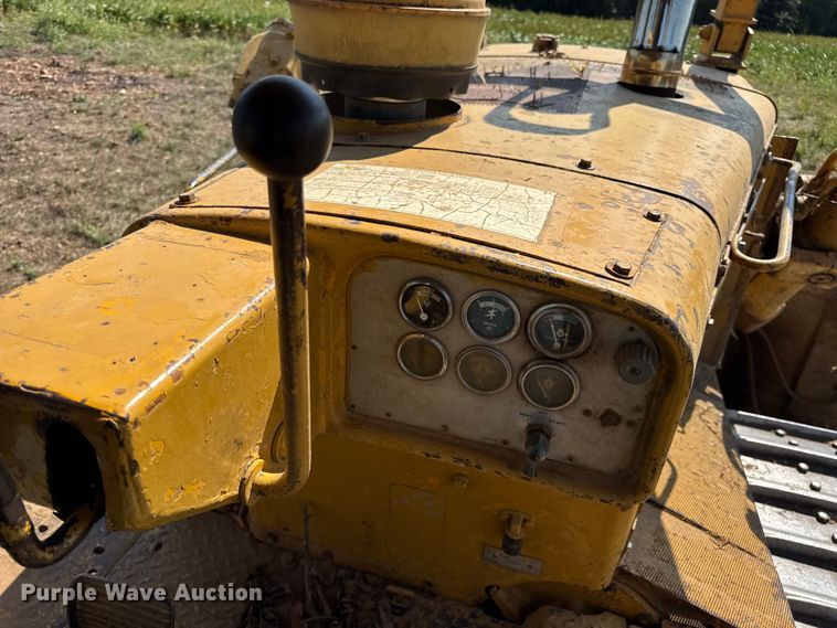 image for item DW6622 1973 Caterpillar D7F dozer