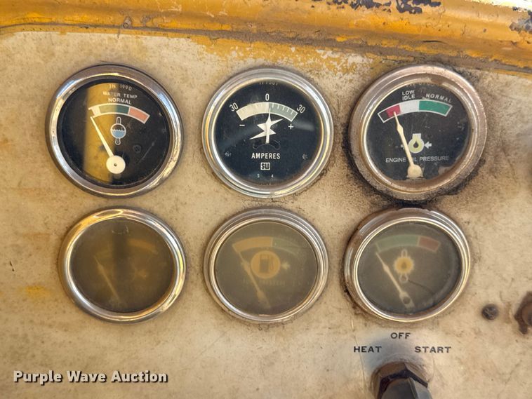 image for item DW6622 1973 Caterpillar D7F dozer