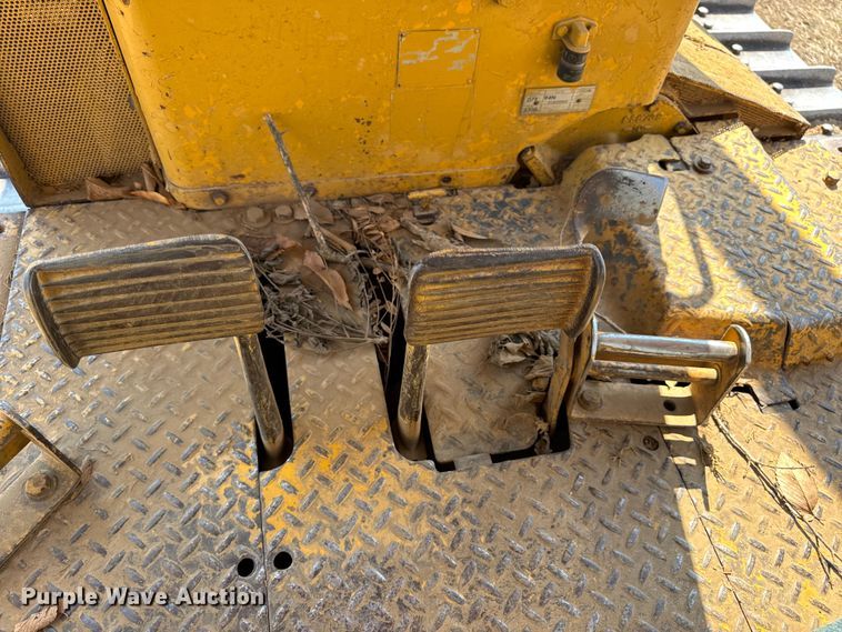 image for item DW6622 1973 Caterpillar D7F dozer