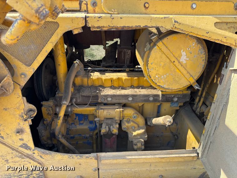 image for item DW6622 1973 Caterpillar D7F dozer