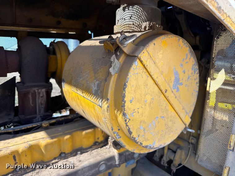 image for item DW6622 1973 Caterpillar D7F dozer