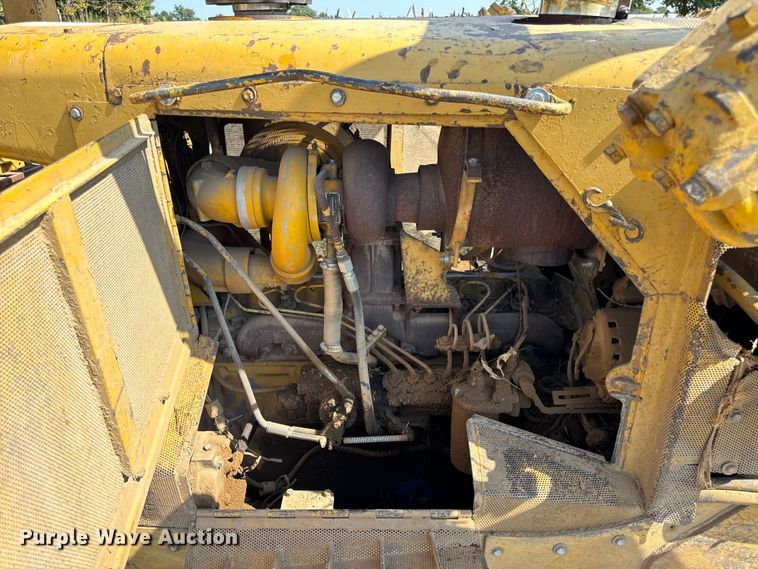image for item DW6622 1973 Caterpillar D7F dozer