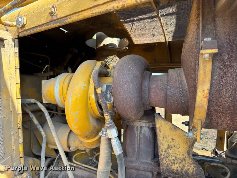 image for item DW6622 1973 Caterpillar D7F dozer