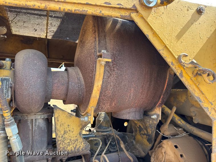 image for item DW6622 1973 Caterpillar D7F dozer