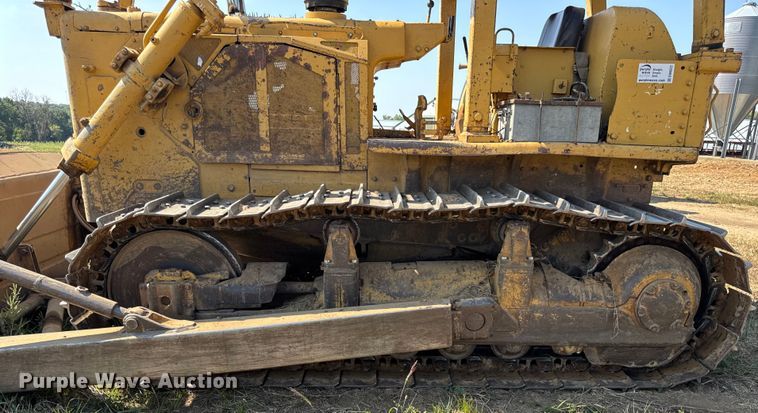 image for item DW6622 1973 Caterpillar D7F dozer
