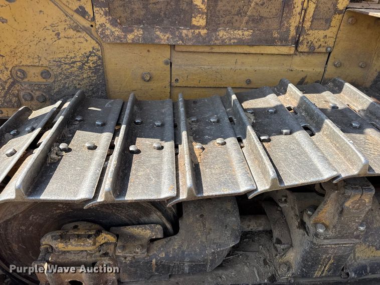 image for item DW6622 1973 Caterpillar D7F dozer