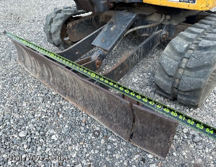 image for item DX5809 2018 John Deere 17G mini excavator