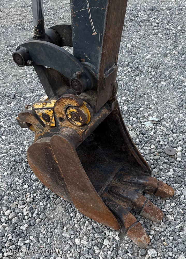 image for item DX5809 2018 John Deere 17G mini excavator