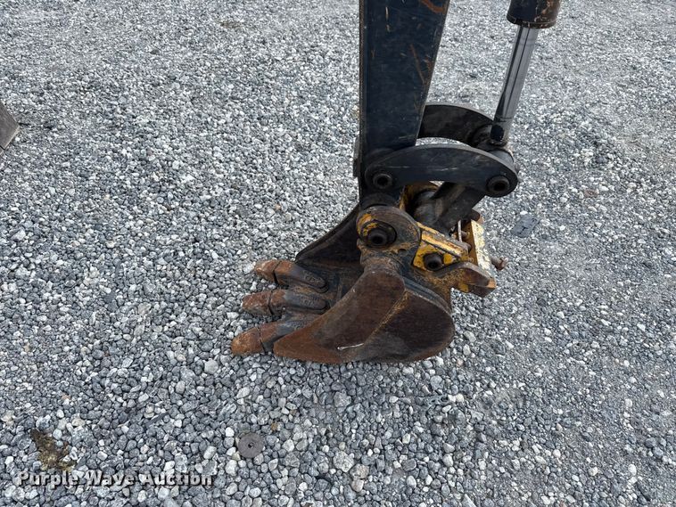 image for item DX5809 2018 John Deere 17G mini excavator