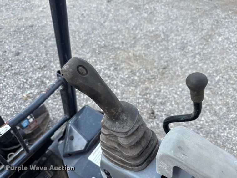 image for item DX5809 2018 John Deere 17G mini excavator