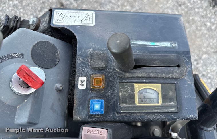 image for item DX5809 2018 John Deere 17G mini excavator