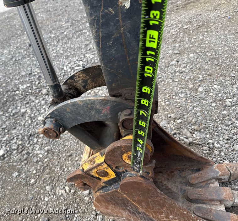 image for item DX5811 2020 John Deere 17G mini excavator