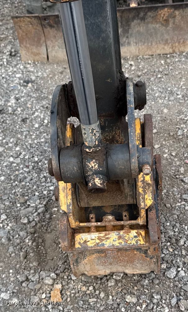 image for item DX5811 2020 John Deere 17G mini excavator