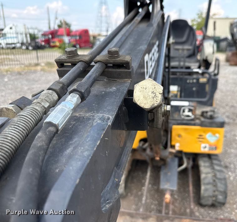 image for item DX5811 2020 John Deere 17G mini excavator