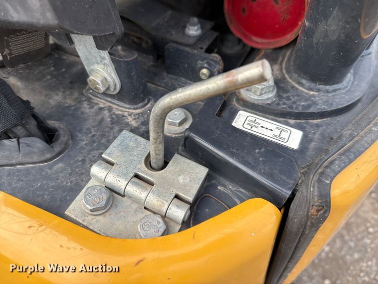 image for item DX5811 2020 John Deere 17G mini excavator