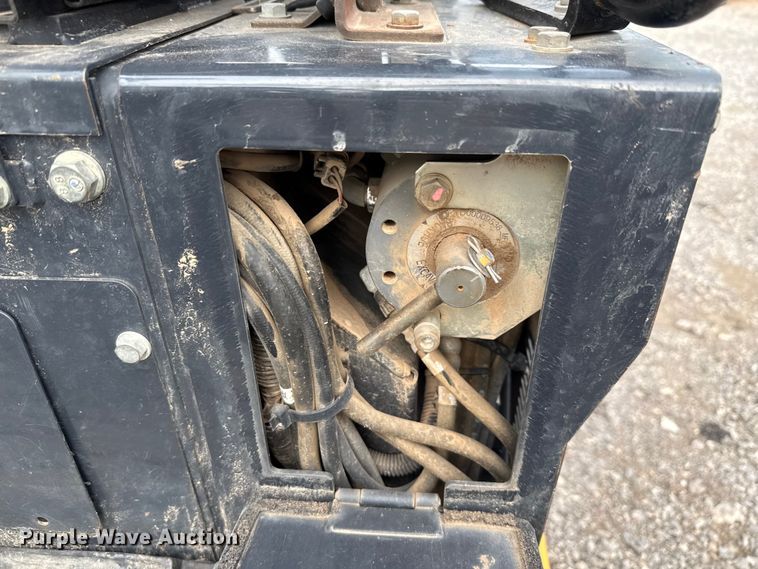 image for item DX5811 2020 John Deere 17G mini excavator