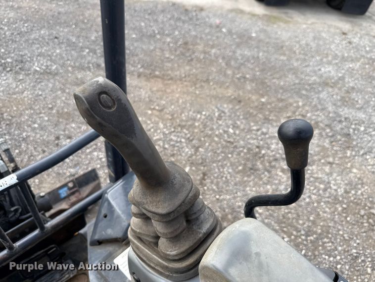 image for item DX5811 2020 John Deere 17G mini excavator