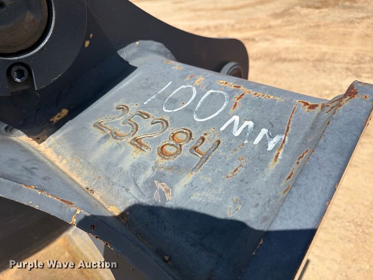 image for item DX5822 Xuzhou Xugong XE360.021 excavator bucket