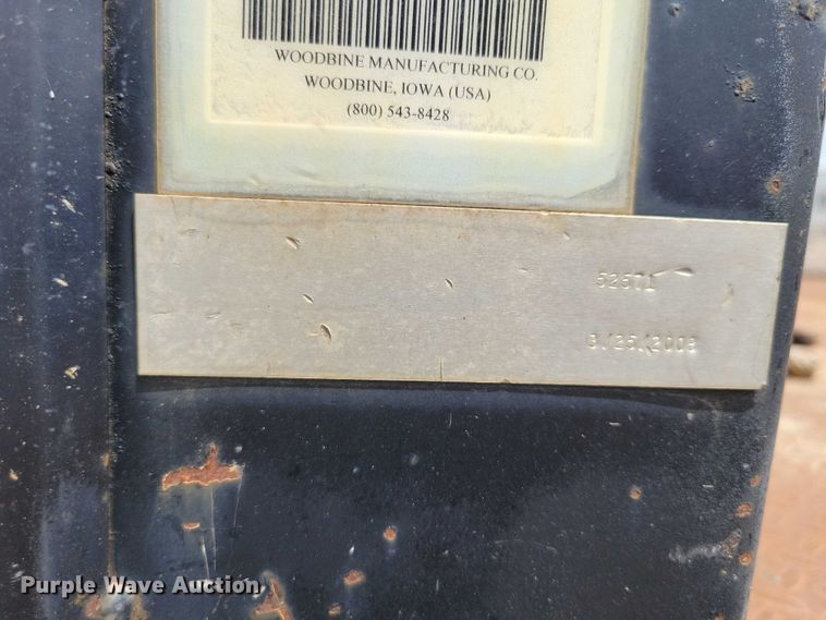 image for item DX7188 2006 Chevrolet C5500 Crew Cab flatbed truck