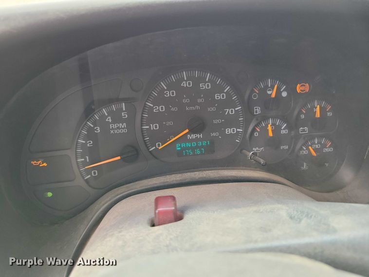 image for item DX7188 2006 Chevrolet C5500 Crew Cab flatbed truck