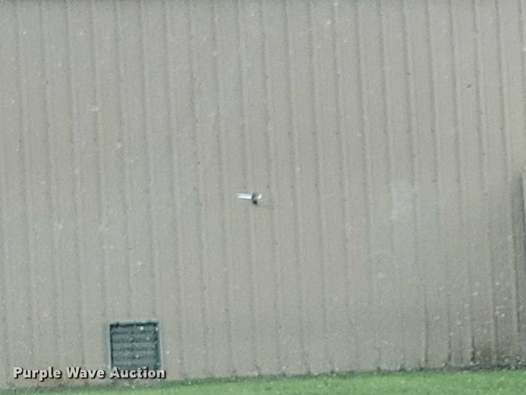 image for item DX7188 2006 Chevrolet C5500 Crew Cab flatbed truck