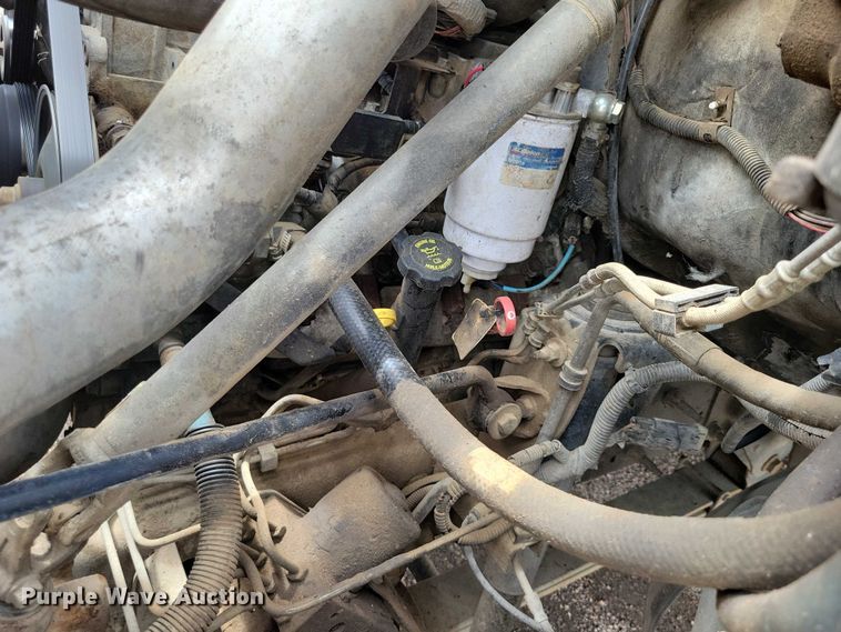 image for item DX7188 2006 Chevrolet C5500 Crew Cab flatbed truck