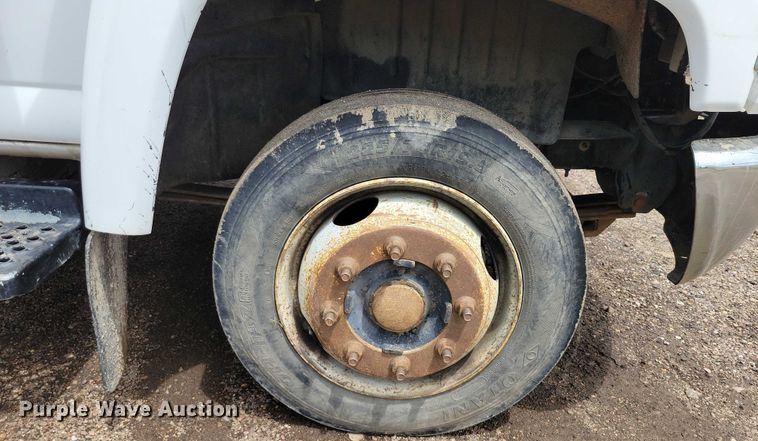 image for item DX7188 2006 Chevrolet C5500 Crew Cab flatbed truck