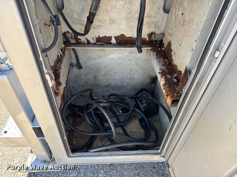 image for item DY0030 2013 Ford F450 Super Duty SuperCab utility / service truck