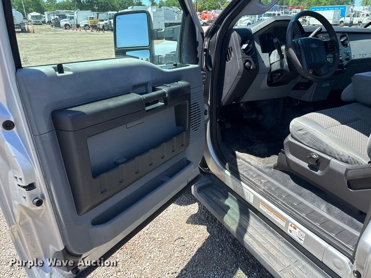 image for item DY0030 2013 Ford F450 Super Duty SuperCab utility / service truck