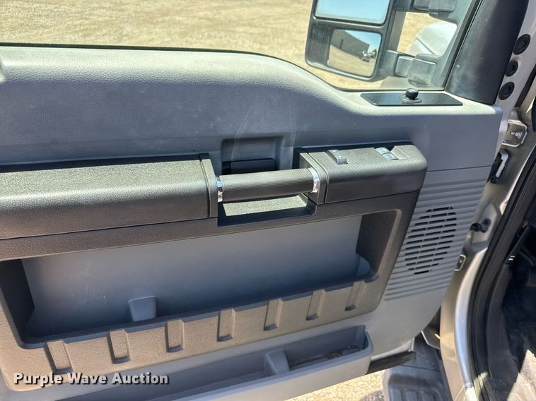 image for item DY0030 2013 Ford F450 Super Duty SuperCab utility / service truck