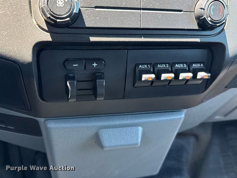 image for item DY0030 2013 Ford F450 Super Duty SuperCab utility / service truck