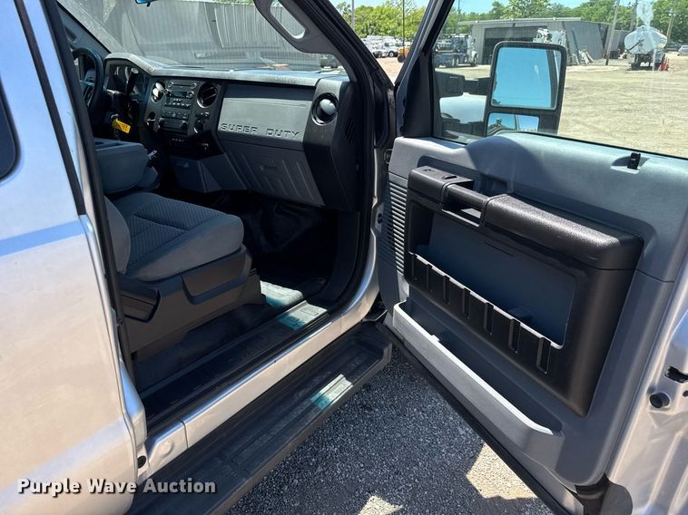 image for item DY0030 2013 Ford F450 Super Duty SuperCab utility / service truck