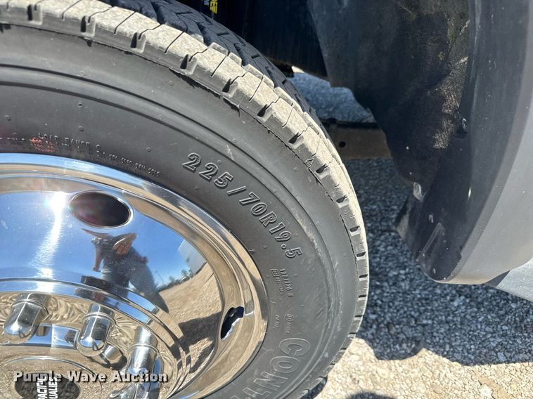 image for item DY0030 2013 Ford F450 Super Duty SuperCab utility / service truck