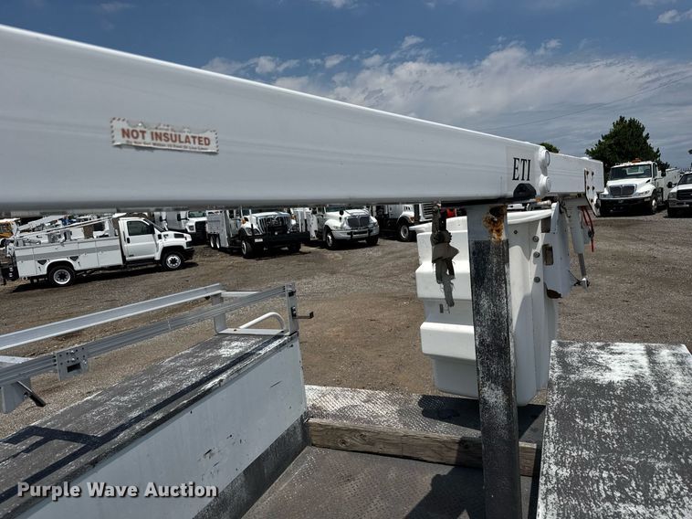 image for item DY0045 2006 Ford F450 Super Duty bucket truck