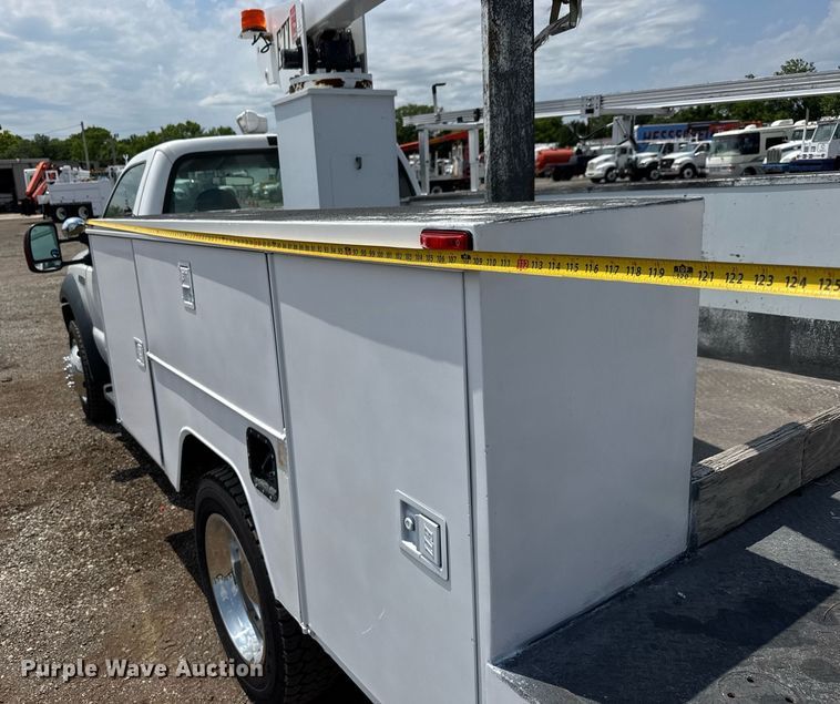 image for item DY0045 2006 Ford F450 Super Duty bucket truck